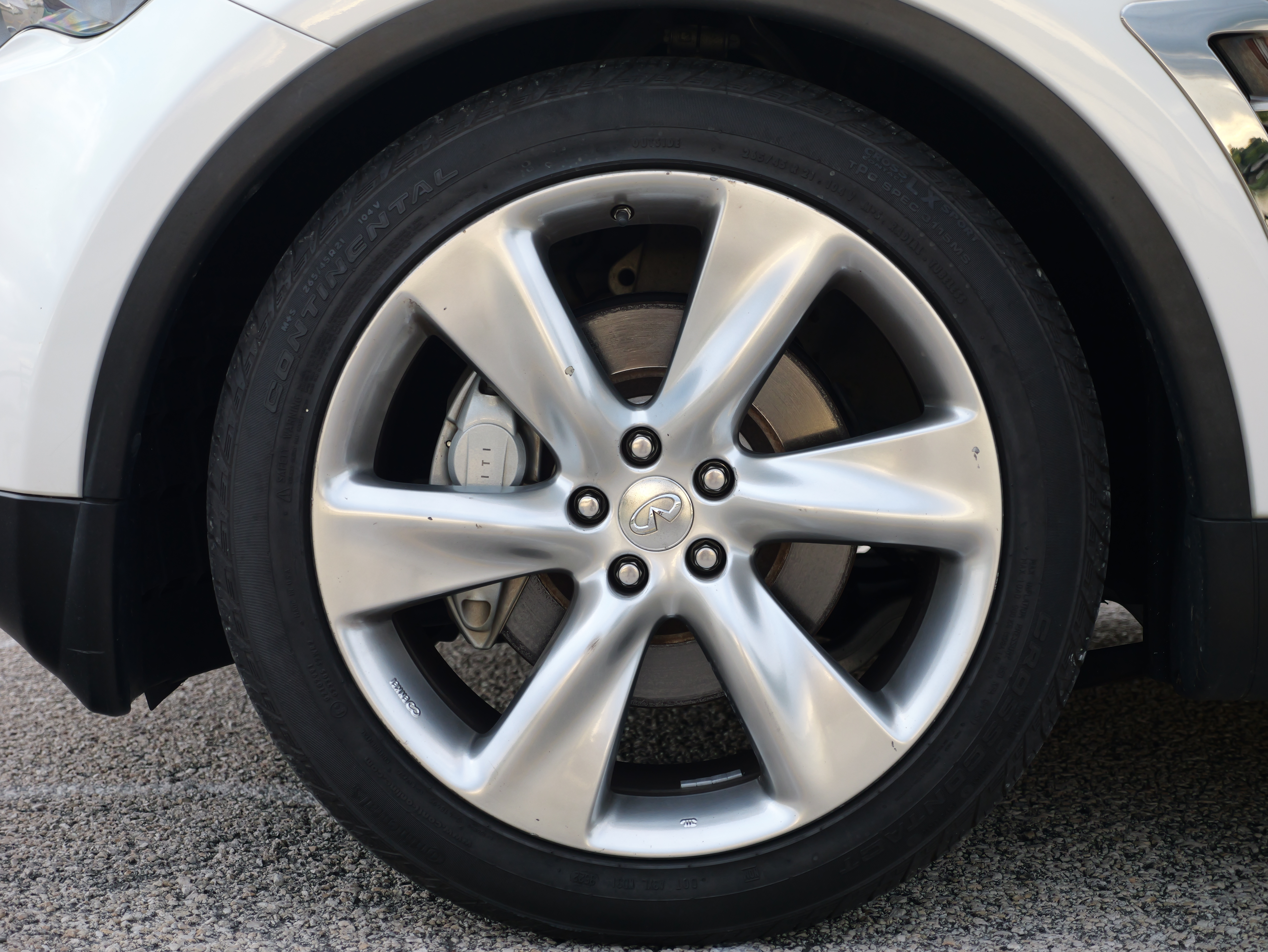 Used 2012 INFINITI FX50 AWD w/ Sport Pkg image 22