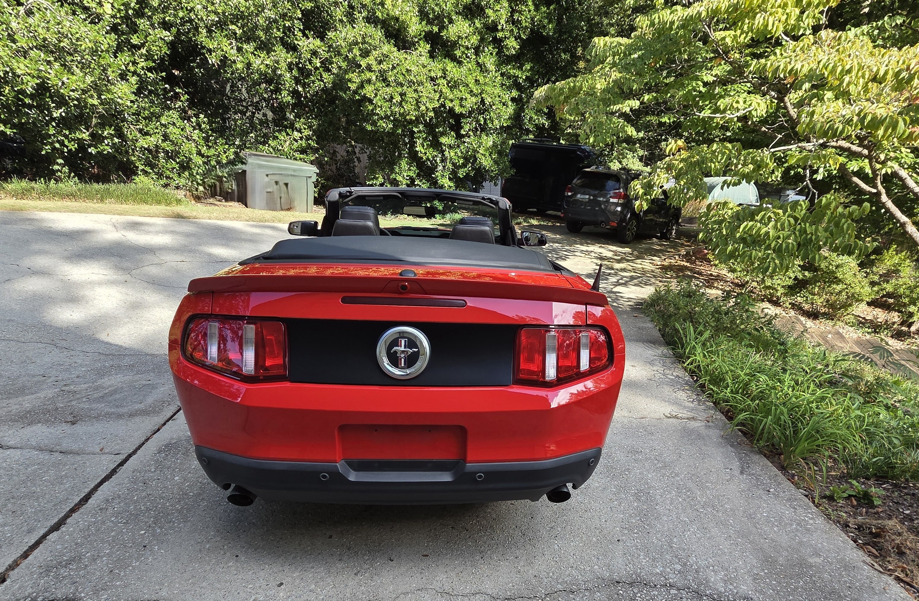 Used 2012 Ford Mustang Premium w/ Electronics Pkg RWD image 4