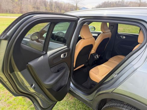 Used 2019 Volvo XC40 T5 Momentum image 19