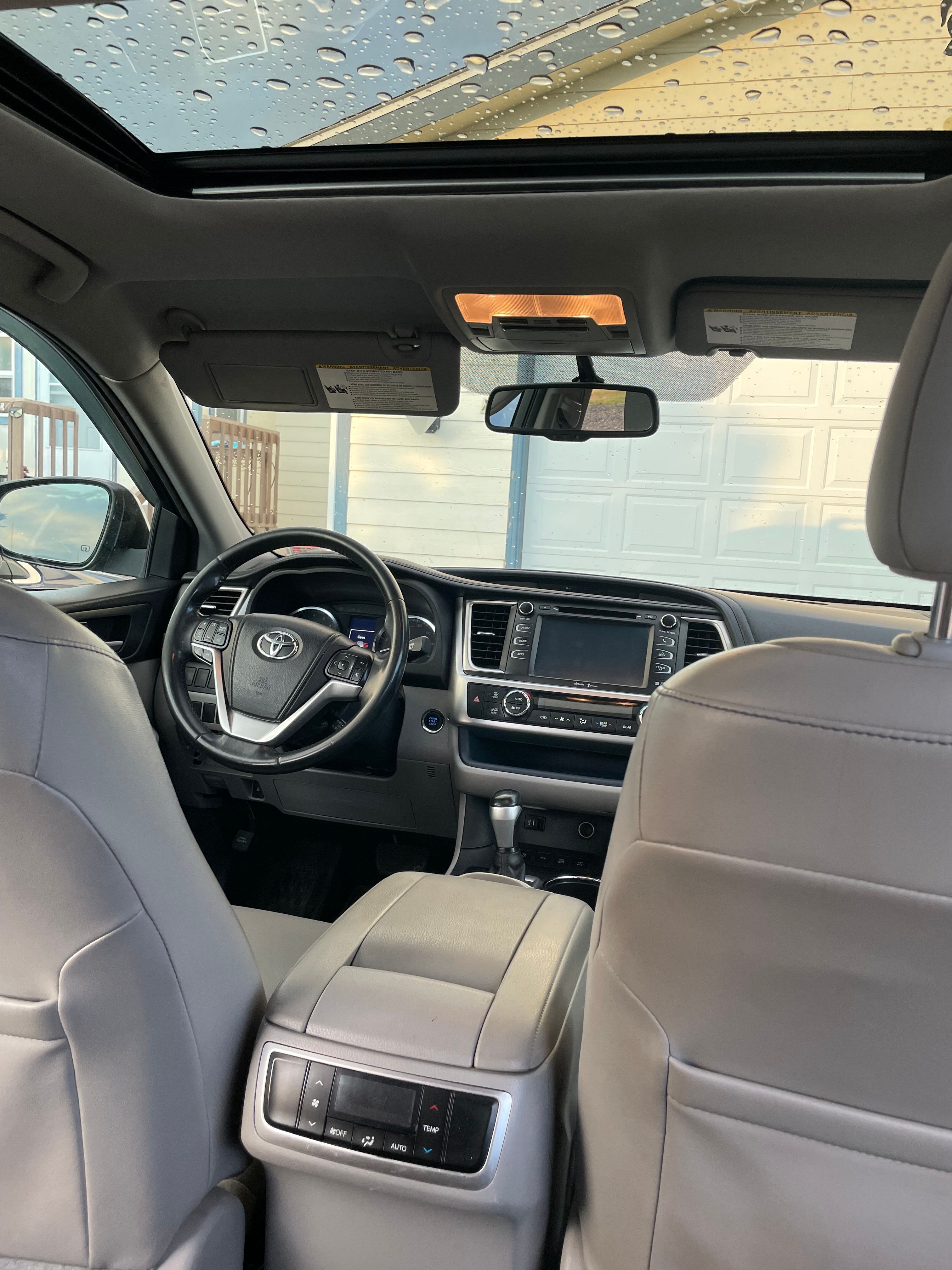 Used 2014 Toyota Highlander XLE AWD/4WD image 9