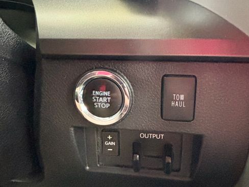 Used 2020 Toyota Tundra SR5 w/ TRD Off-Road Package AWD/4WD image 13