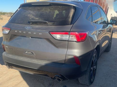 Used 2022 Ford Escape SE w/ SE Sport Appearance Package image 7