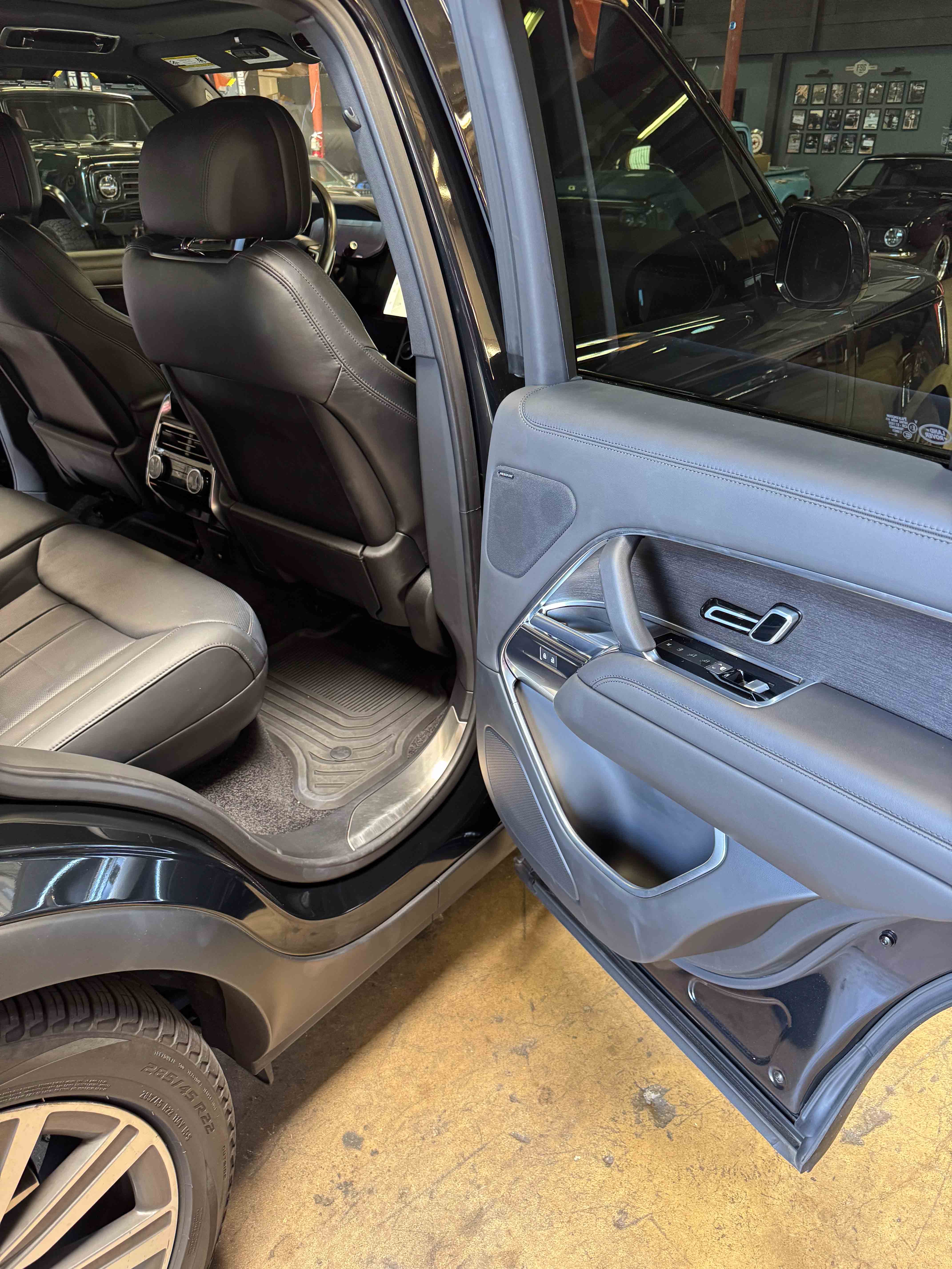 Used 2023 Land Rover Range Rover SE AWD/4WD image 20