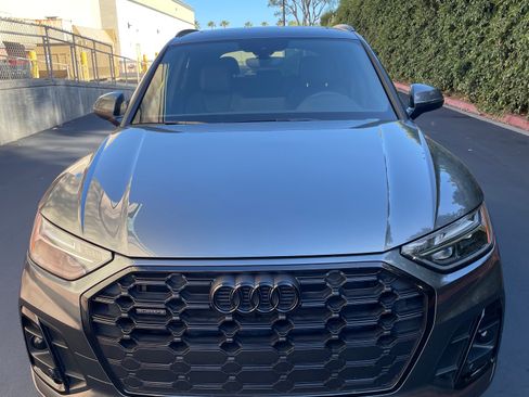 Used 2024 Audi Q5 2.0T Premium w/ Summer of Audi Package AWD/4WD image 2