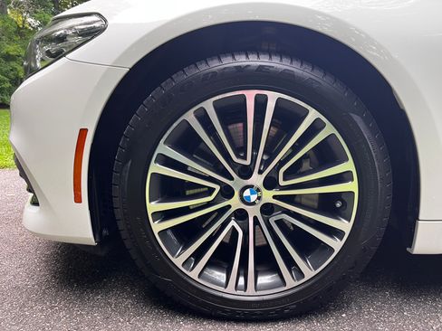 Used 2018 BMW 530i xDrive AWD/4WD image 27