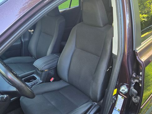 Used 2016 Toyota RAV4 LE AWD/4WD image 8
