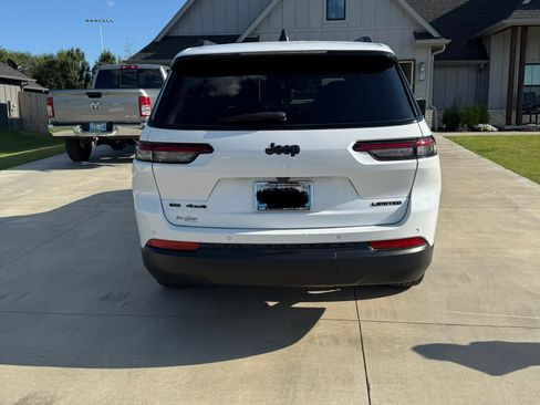 Used 2023 Jeep Grand Cherokee L Limited w/ Black Appearance Package image 5