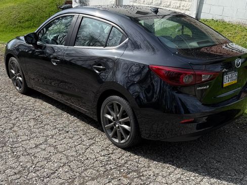 Used 2018 MAZDA MAZDA3 Grand Touring image 4
