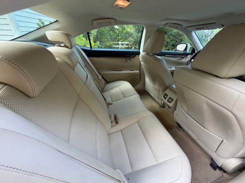 Used 2015 Lexus ES 350 w/ Premium Package FWD image 8