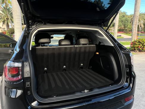 Used 2021 Jeep Compass Latitude w/ Sun and Sound Group image 12