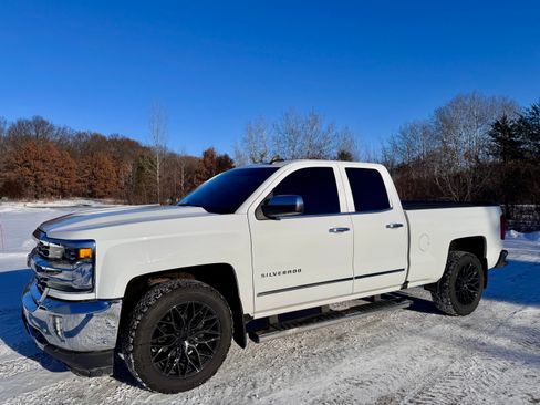 Used 2018 Chevrolet Silverado 1500 LTZ w/ Sport Package image 2