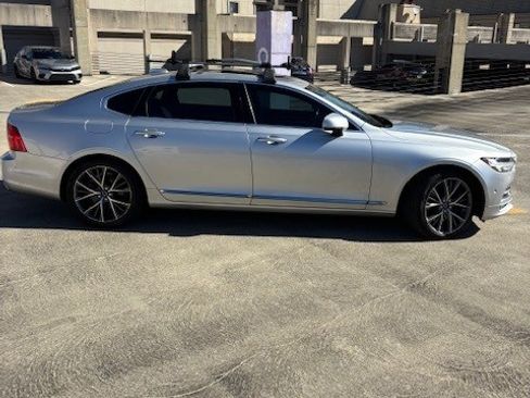 Used 2018 Volvo S90 T6 Inscription image 9