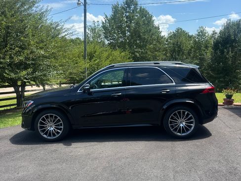 Used 2024 Mercedes-Benz GLE 450 4MATIC image 1