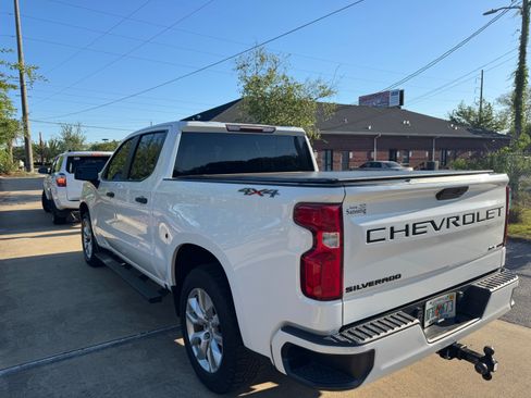 Used 2021 Chevrolet Silverado 1500 Custom w/ LPO, Dark Essentials Package AWD/4WD image 9