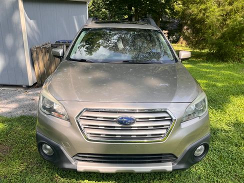 Used 2016 Subaru Outback 2.5i Limited AWD/4WD image 2