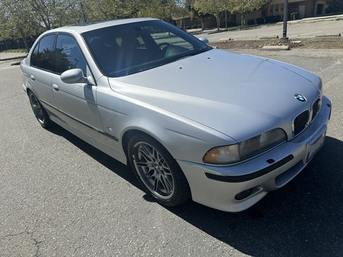 Used 2000 BMW M5 Sedan 4D image 2