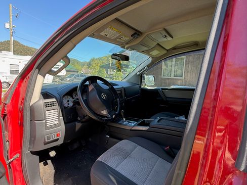 Used 2012 Nissan Titan SV w/ Sport Appearance Pkg image 6
