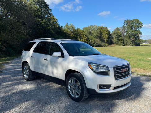 Used 2017 GMC Acadia Limited SLT image 2