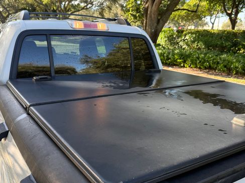 Used 2010 Ford Explorer Sport Trac Limited image 9