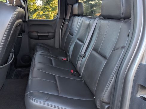 Used 2007 Chevrolet Silverado 2500 LTZ w/ EZ-Lift Tailgate Package image 10