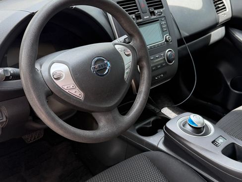 Used 2017 Nissan Leaf S w/ Charge Package FWD image 6