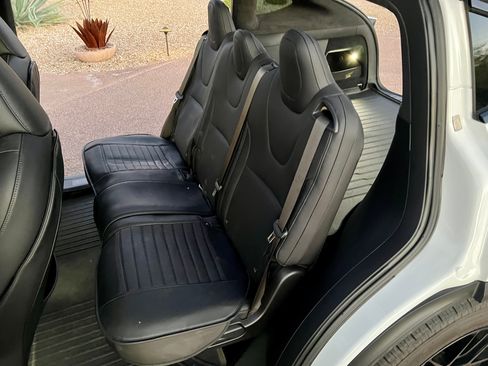 Used 2023 Tesla Model X image 13