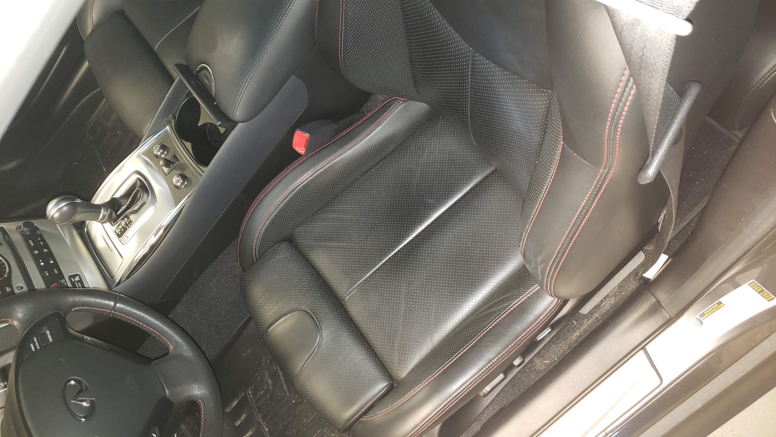 Used 2011 INFINITI G37 IPL RWD image 23