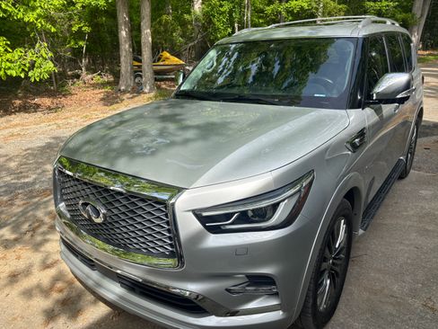 Used 2019 INFINITI QX80 Luxe w/ Proactive Package image 2