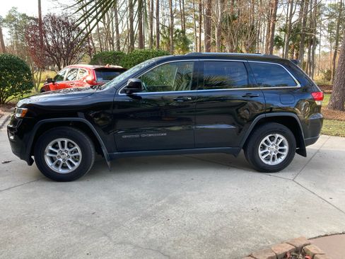 Used 2018 Jeep Grand Cherokee Laredo image 8