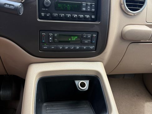Used 2004 Ford Expedition Eddie Bauer RWD image 25