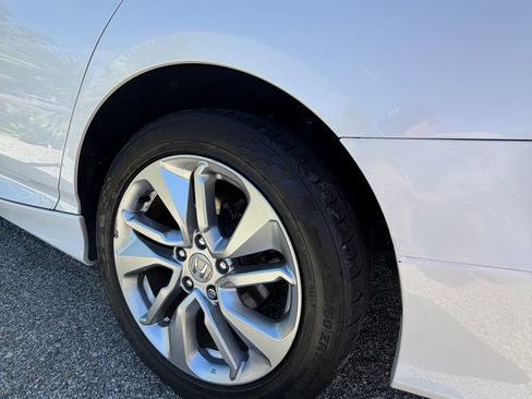 Used 2018 Honda Accord LX image 16