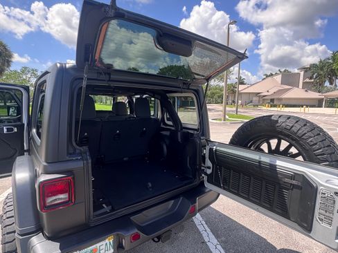 Used 2024 Jeep Wrangler Unlimited Sport AWD/4WD image 22