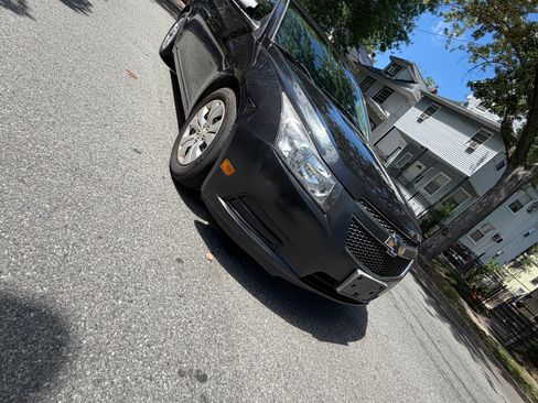 Used 2014 Chevrolet Cruze LS FWD image 6
