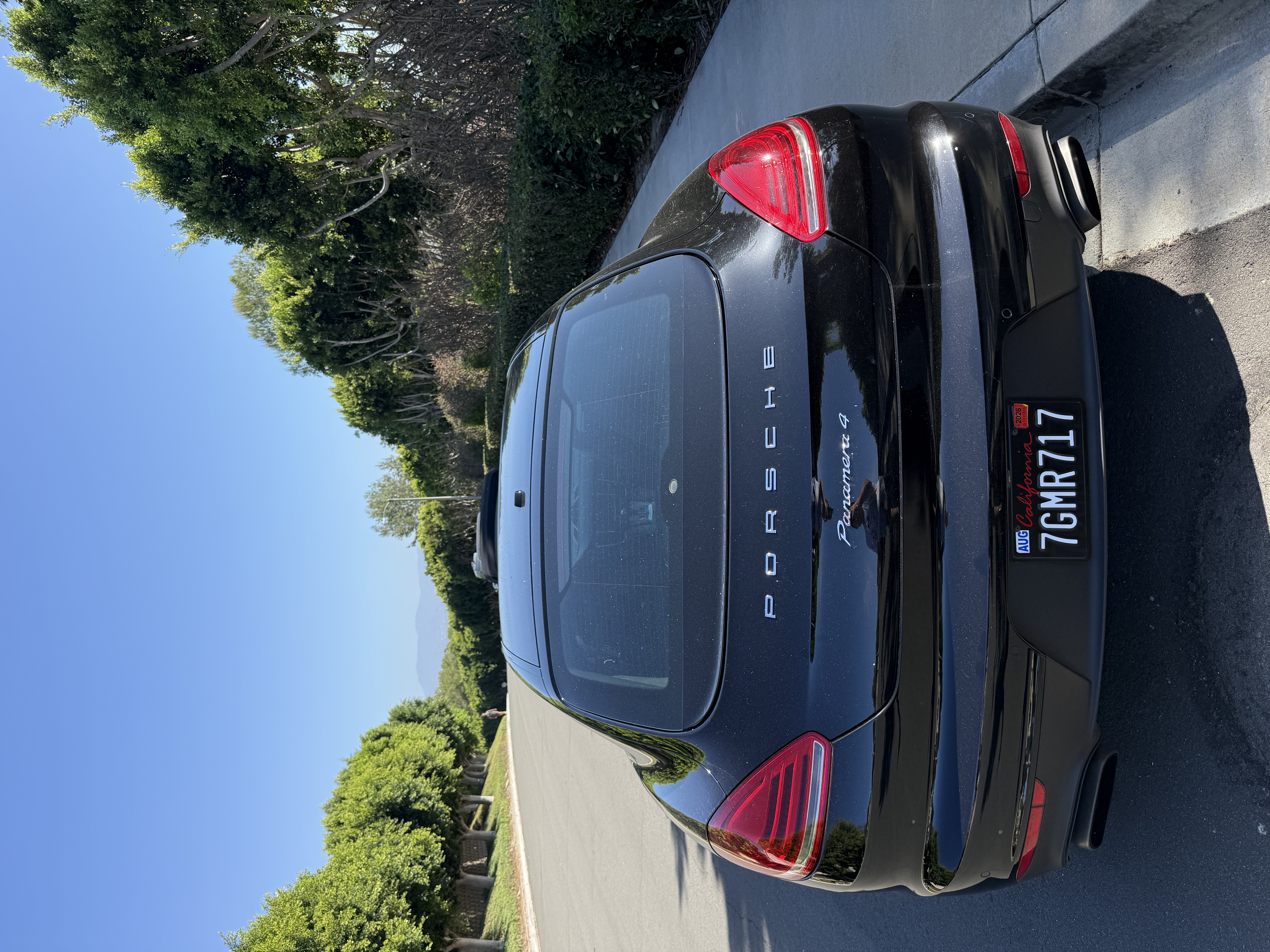 Used 2014 Porsche Panamera 4 AWD/4WD image 8