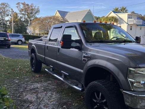 Used 2009 Ford F250 Lariat image 2