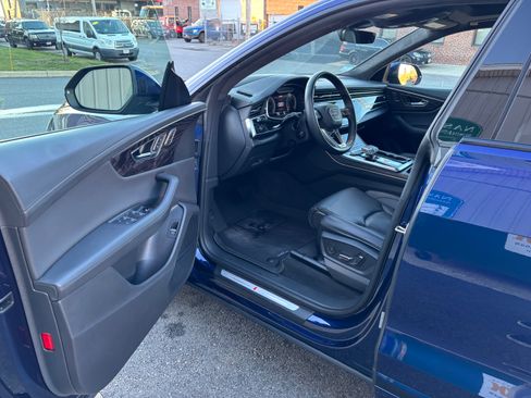 Used 2022 Audi Q8 Prestige image 8