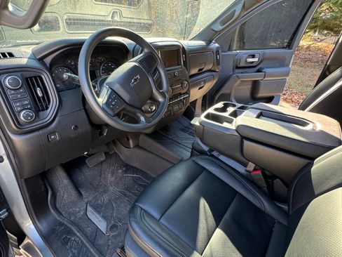 Used 2025 Chevrolet Silverado 2500 Custom w/ Custom Value Package image 20