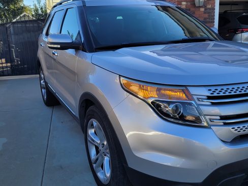 Used 2015 Ford Explorer Limited image 4