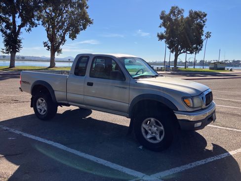 Used 2004 Toyota Tacoma PreRunner RWD image 13