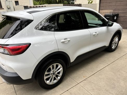 Used 2022 Ford Escape SE FWD image 4