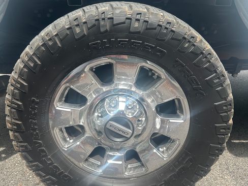 Used 2024 Ford F350 Lariat w/ Lariat Ultimate Package AWD/4WD image 18