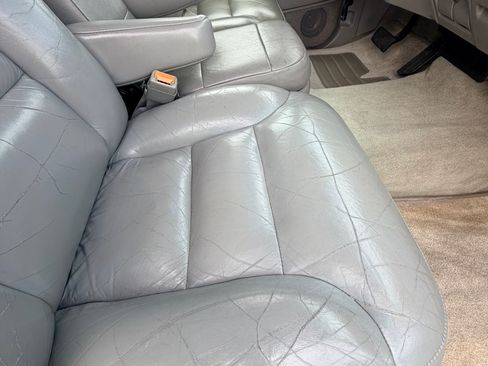 Used 1999 Chevrolet Suburban 4WD w/ Preferred Equipment Group 3 image 13
