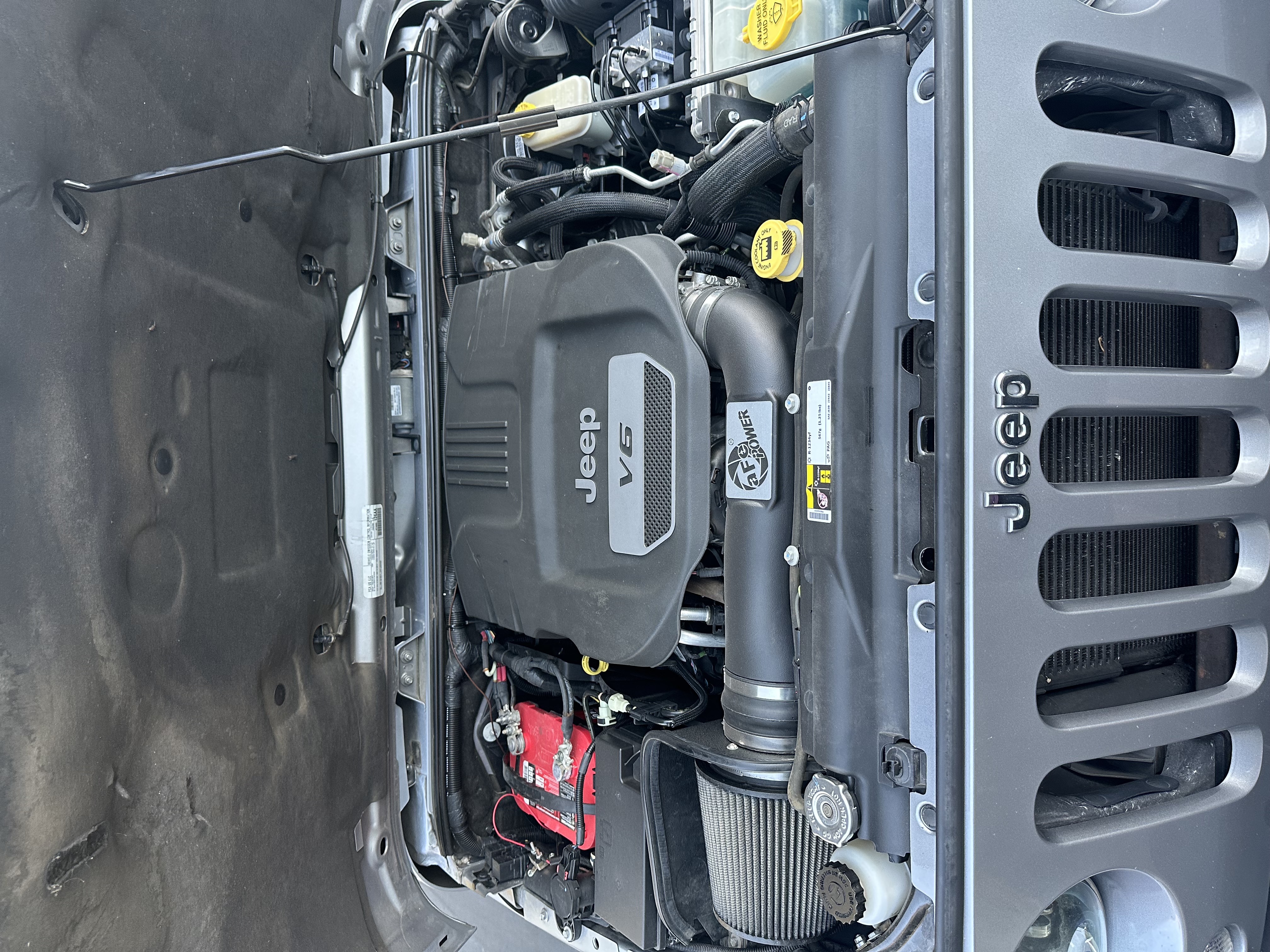 Used 2015 Jeep Wrangler Unlimited Rubicon w/ Connectivity Group AWD/4WD image 12