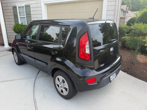 Used 2013 Kia Soul FWD image 3