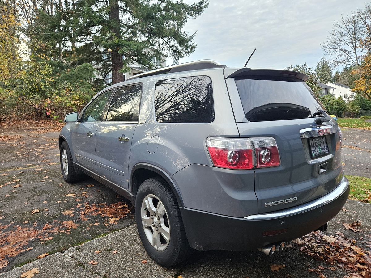 Used 2008 GMC Acadia SLT AWD/4WD image 2