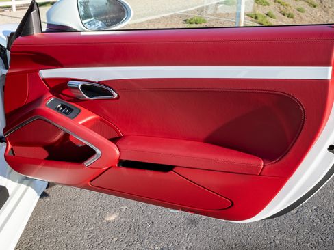 Used 2023 Porsche 718 Cayman GT4 image 11