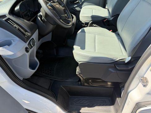 Used 2019 Ford Transit 250 148 Medium Roof image 15
