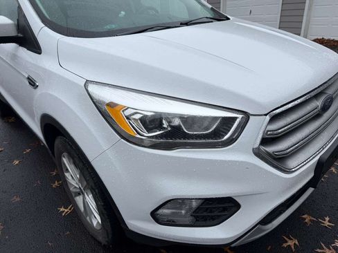 Used 2018 Ford Escape SEL image 11