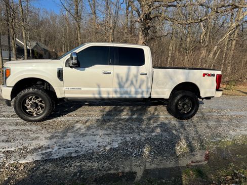 Used 2019 Ford F250 Platinum w/ Platinum Ultimate Package image 6