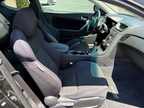 Used 2011 Hyundai Genesis 2.0T RWD image 17